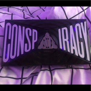 bundle of conspiracy & mini conspiracy palette